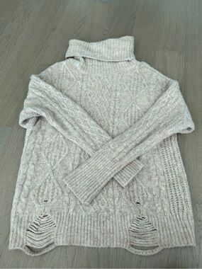 Olivaceous BeigeTurtleneck Sweater
